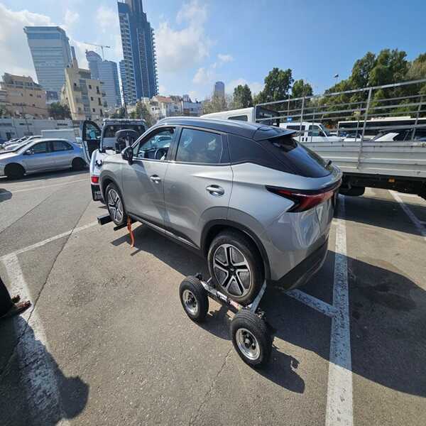 גרירת רכב חשמלי גלגלים נעולים