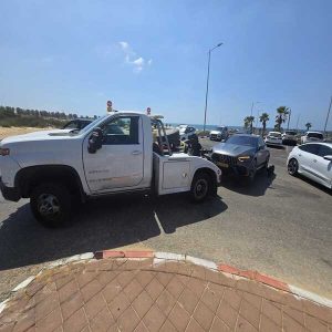 גרר בראשון לציון יואב גורר רכב ליד הים